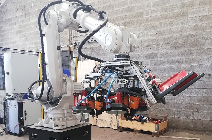 Produktionsautomatisierung - ein neuer Roboter für die Herstellung von Paletten in den Niederlanden und Frankreich